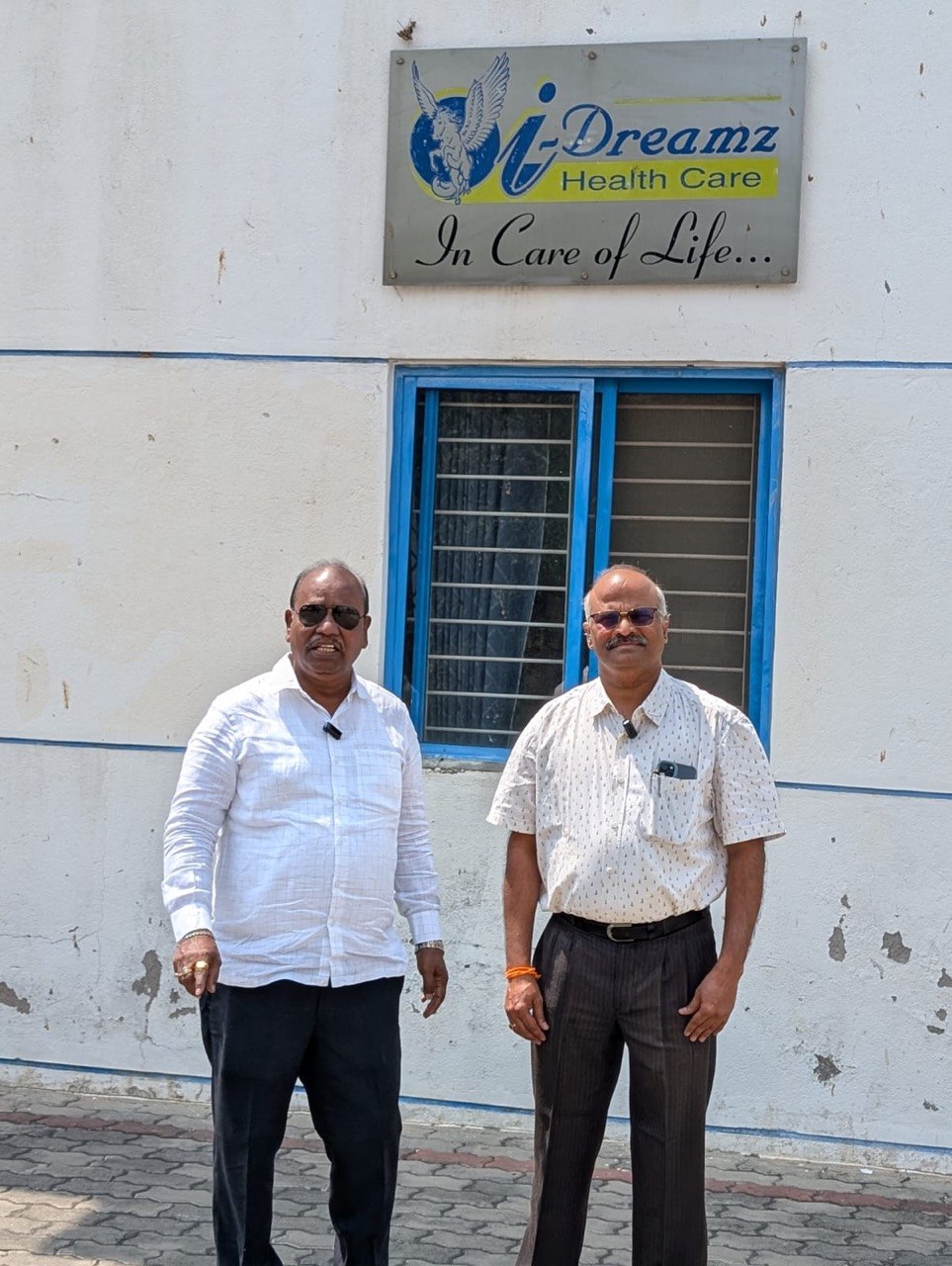 Mallikaarjun Bhupalam with the i-Dreamz Health Care founder, Bangalore
